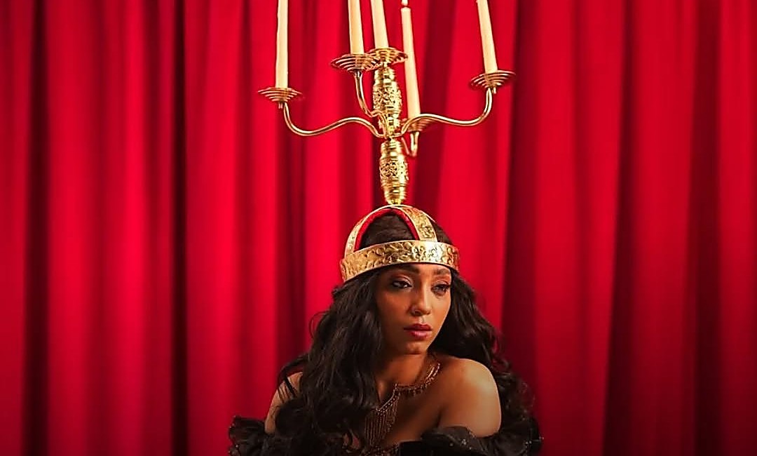 Nagham Saleh’s ‘Cabaret’ is about keeping up the front