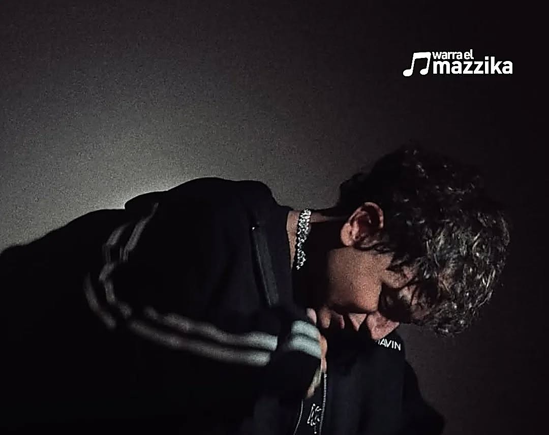 Omar Gangster steps out from behind the boards on ‘21’