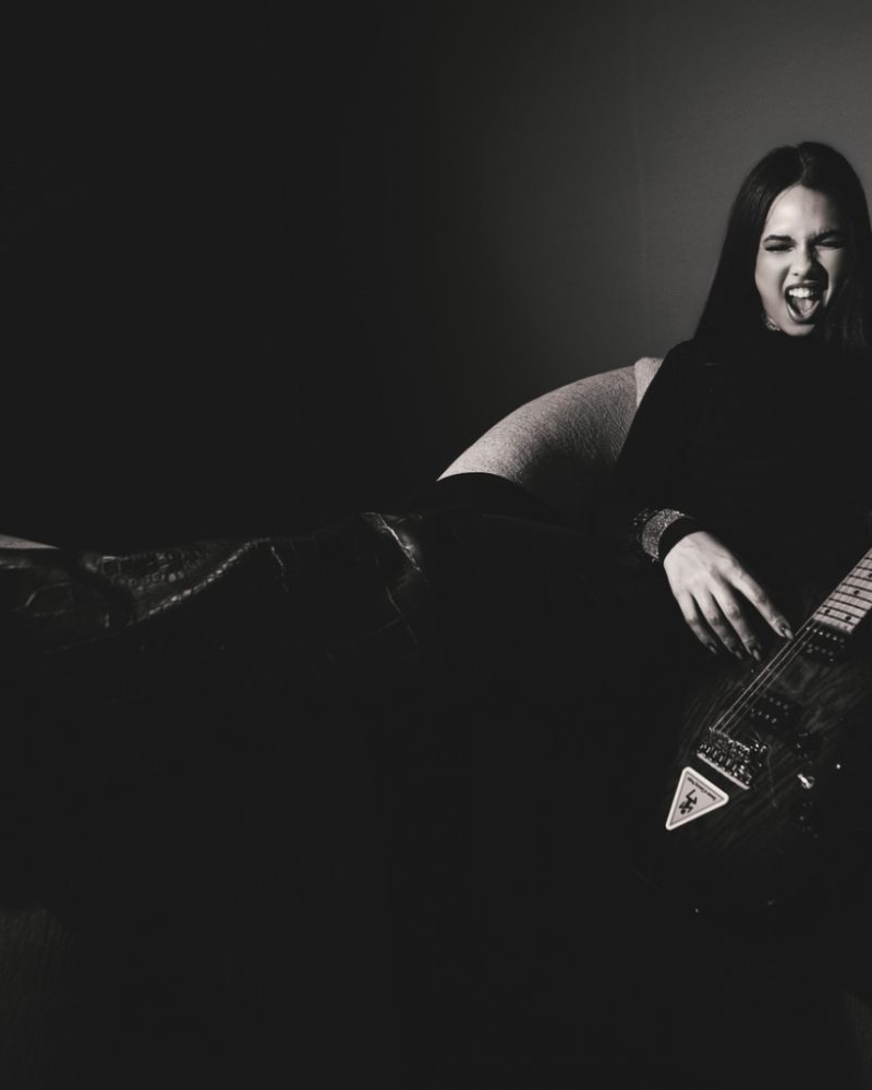 Manal Reflects on a Toxic Relationship on R&B Single ‘FORAS’
