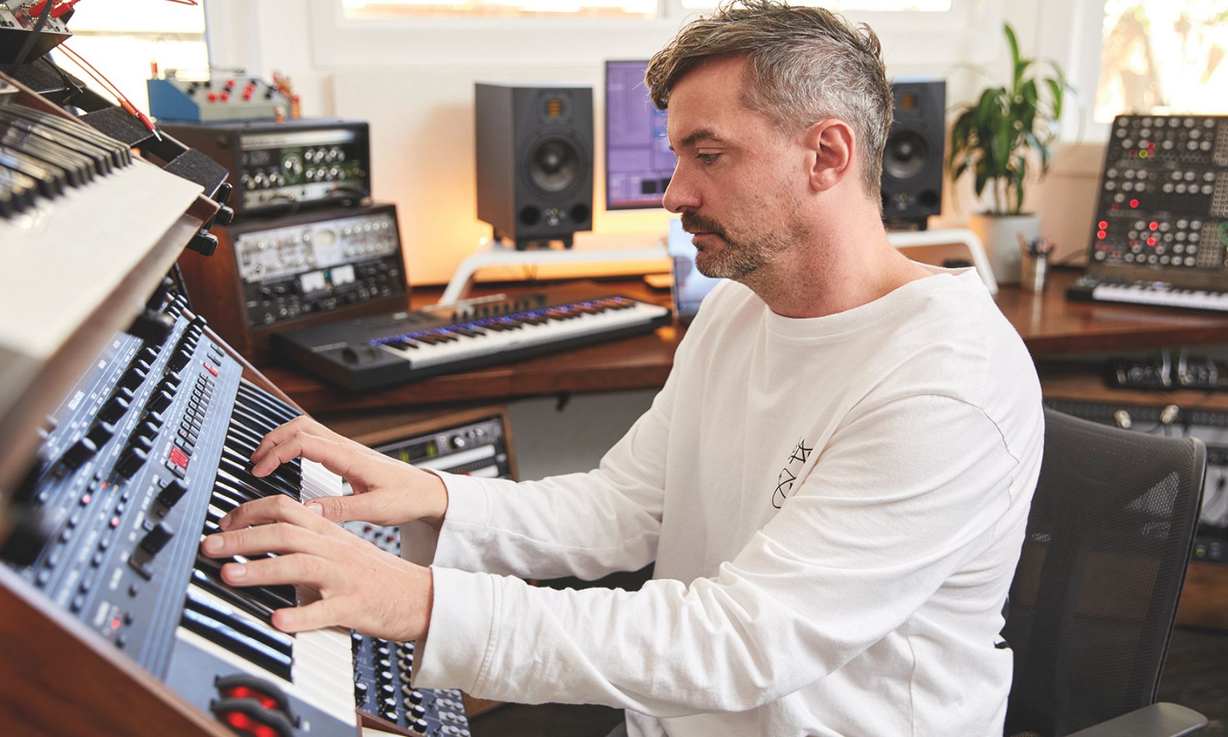 Bonobo Samples Iranian Classical Artist Ramesh on LP ‘Distance in Static’